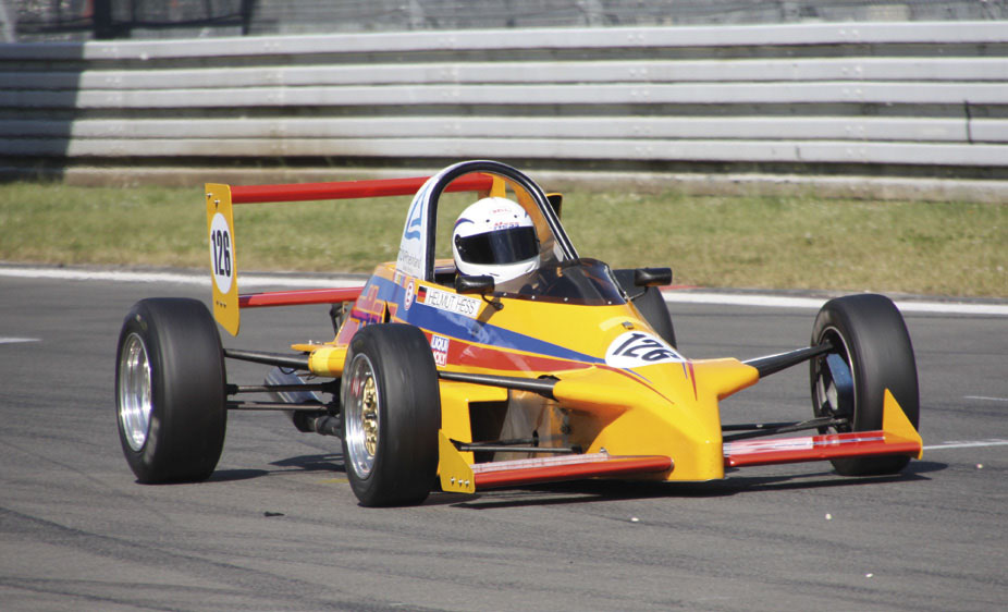 HRA-Meister in der Formel Ford 2000: Helmut Hess im Reynard SF88, einst Teamchef und Förderer von Jörg Müller in der Formel Ford