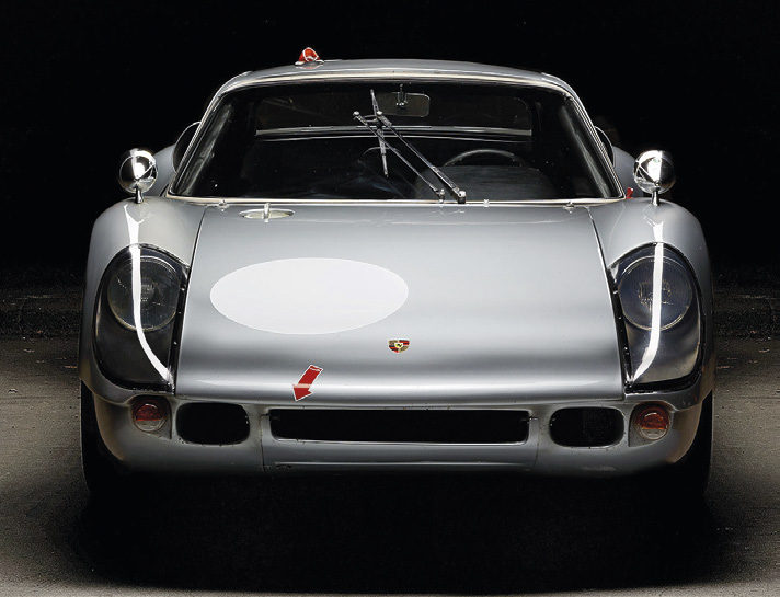 Die Frontansicht des Porsche 904/8