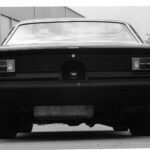 Hier sind die deutlich breiteren Reifen des Opel Rekord C zu erkennen.