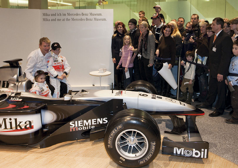 Mercedes-Benz Museum: 2009, "Hallo Mika!"
