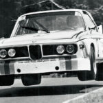 Brachte den BMW-Motorsport spektakulär ins Bild: Hans-Joachim Stuck, hier beim Gesamtsieg mit dem CSL Coupé am Nürburgring 1973