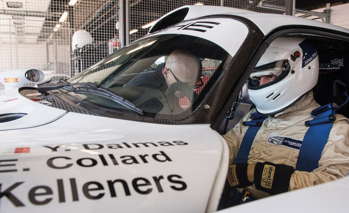 „Statt liegend das Lenkrad zu halten, sitzt du im GT1 mehr aufrecht“