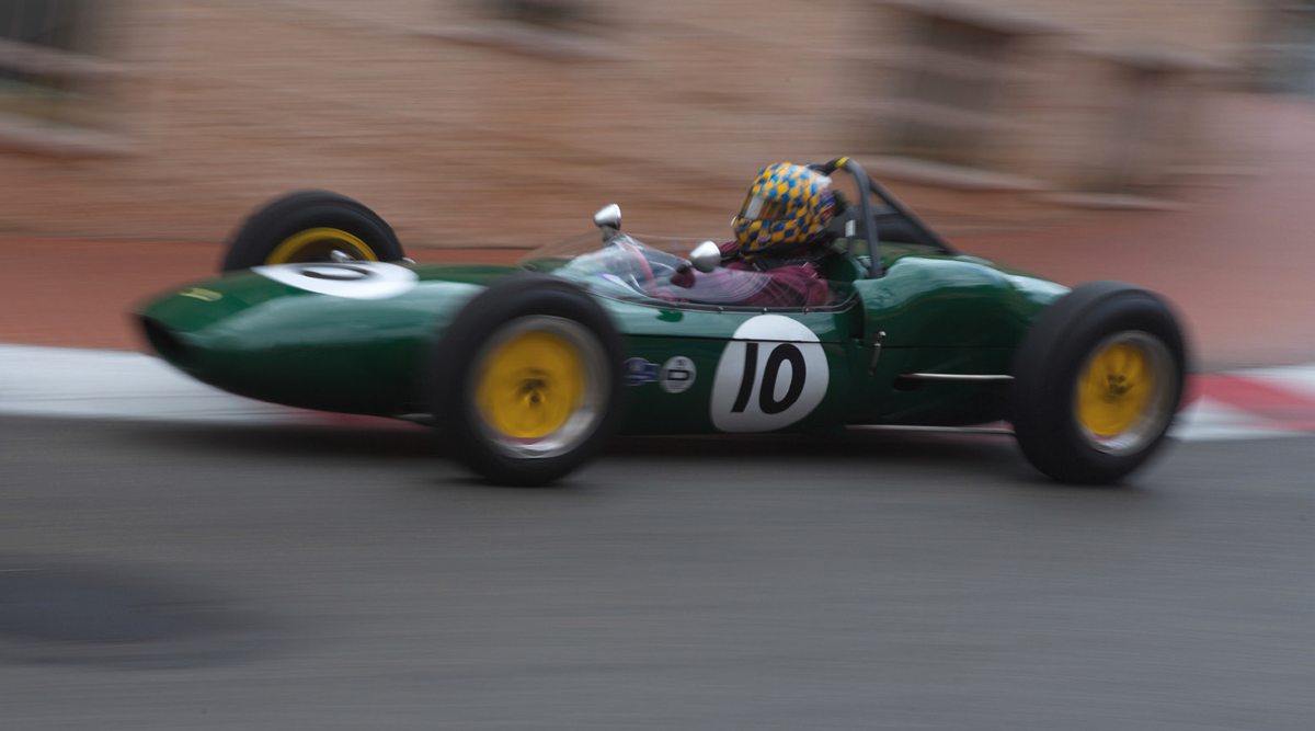 Grand Prix de Monaco: Epochenklassen-Sieger Serie D: der Brite Dan Collins im Lotus 21-Climax