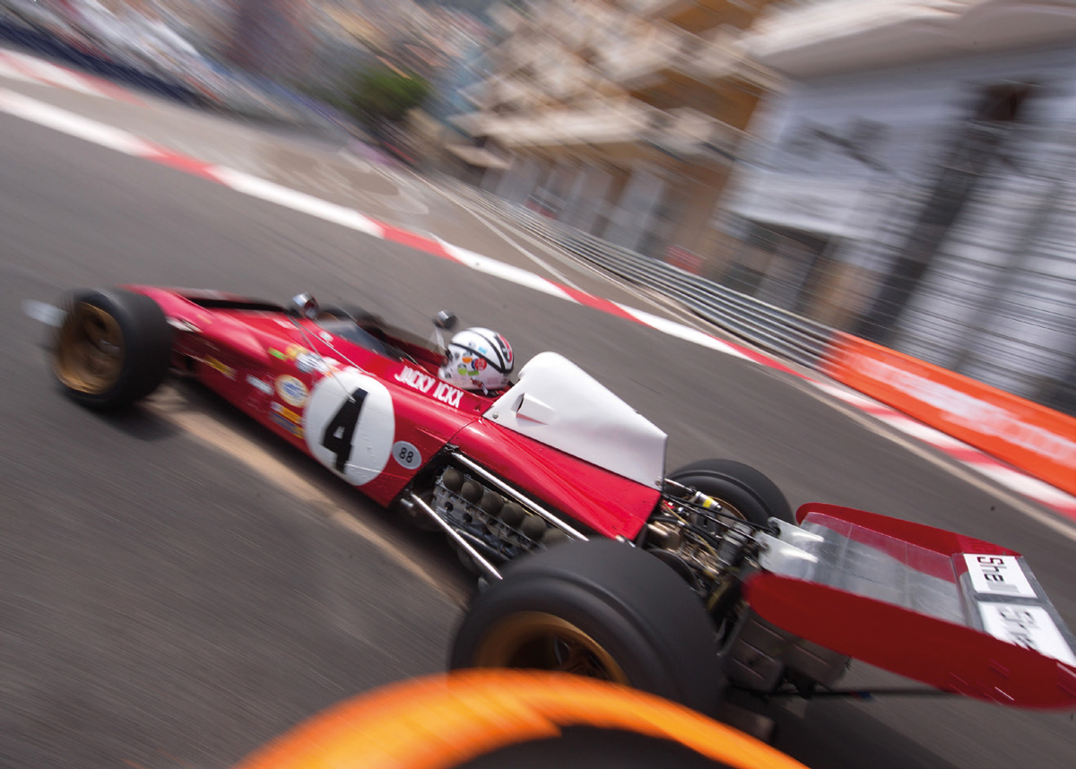 Grand Prix de Monaco: Schikane nach dem Tunnel: der Österrei-cher Jürgen Boden im Ferrari 312 B2
