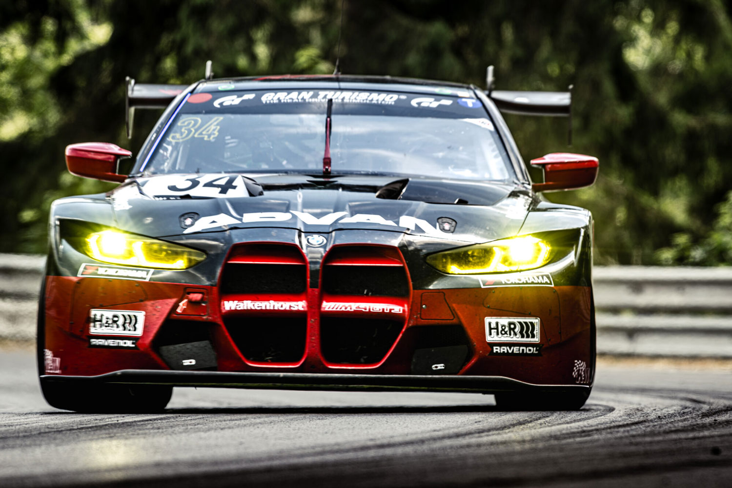 curbs-klassischer-motorsport-magazin-vier-siege-vier-rennen-fuer-bmw