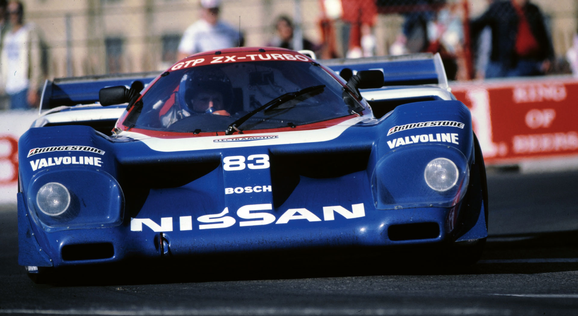 die-imsa-Der-Electramotive-Nissan-GTP-ZX-1988