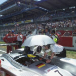 Michele-Alboreto-im-ferrari-curbs-klassischer-motorsport-magazin-Am-Start-zu-den-24h-von-Le-Mans-2000