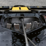 curbs-historischer-motorsport-lotus-76-jps-76-magazin-Bremspedal-auch-fuer-Linksbremser-V-Pedal