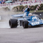 curbs-klassischer-motorsport-magazin-goodwood-revival-Demo-Runde-Jackie-Stewart-im-Tyrrell-Ford-006