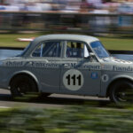 curbs-klassischer-motorsport-magazin-goodwood-revival-Im-Riley-One-Point-Five-unterwegs--Jochen-Mass