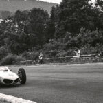 sharknose-des-ferrari-156-Olivier-Gendebien-bei-seinem-Heim-GP-1961-in-Spa