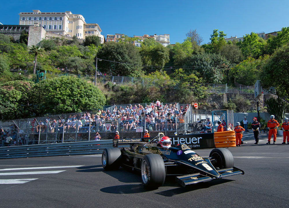 lotus-87-trackday-marco-werner-curbs-historischer-mostorsport-magazin-Siegreich-im-Fürstentum--Lotus-87-4