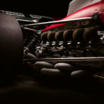 Ivan-Toscanelli-curbs-historischer-motorsport-magazin-Wuchtig--die-Ansaugkanaele-des-Ferrari-Motors