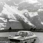 Helmut Kalenborn 1970 mit dem Opel Kadett 1,1 Liter vor der malerischen Alpenkulisse bei Berchtesgaden
