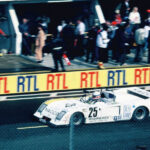 Chevron-B-36-curbs-historischer-motorsport-magazin-in-aktion