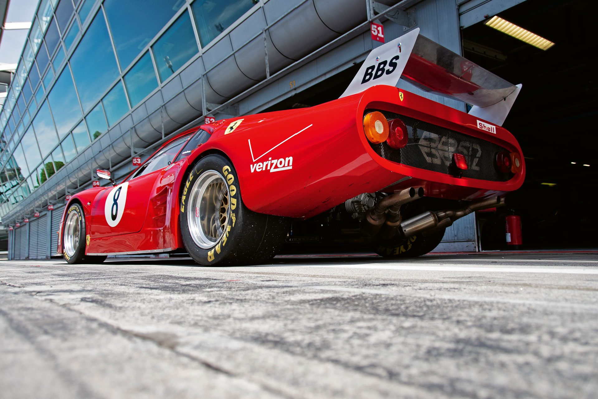 trackday-marco-werner-Ferrari-512-BBLM-curbs-historischer-motorsport-magazin